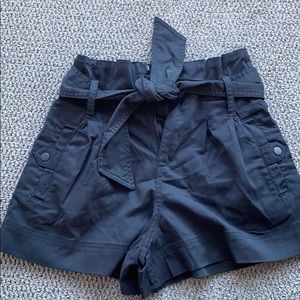 NWT TOPSHOP PAPERBAG SHORTS 🖤